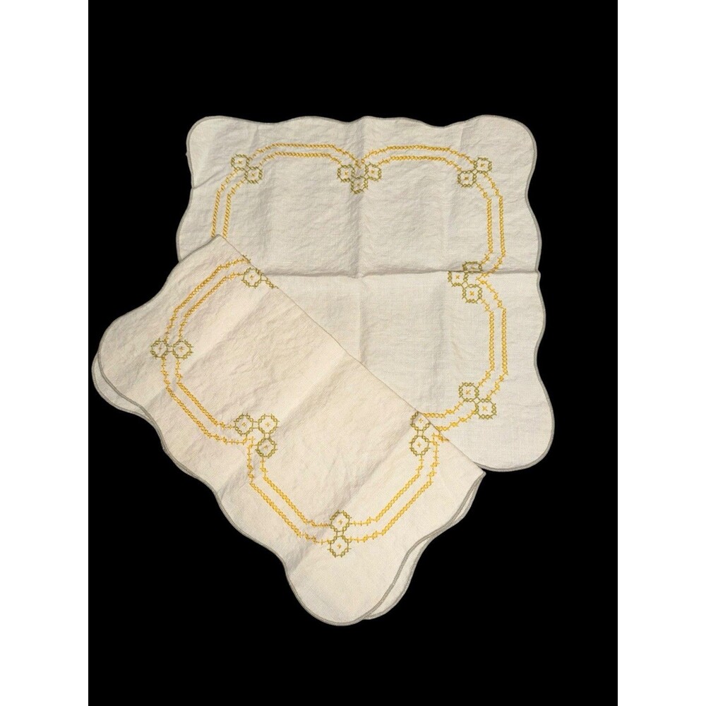 Vtg Hand Embroidered Tea Tablecloth Napkins Set Cross Stitch Yellow Scalloped 2